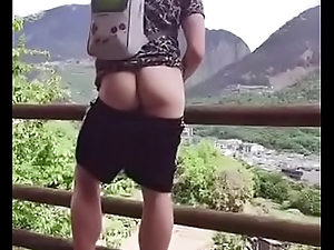 Perky butt mountains